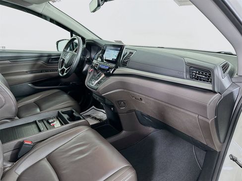 Used 2018 Honda Odyssey Touring image 32