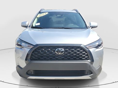 Certified 2024 Toyota Corolla Cross LE w/ Moonroof Package FWD image 2