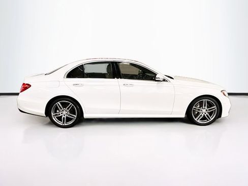 Used 2017 Mercedes-Benz E 300 4MATIC image 5