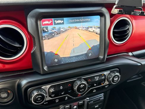 Used 2023 Jeep Gladiator Rubicon w/ LED Lighting Group AWD/4WD image 26