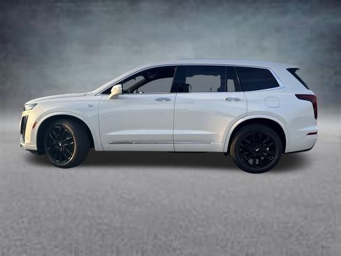 New 2025 Cadillac XT6 Luxury image 3