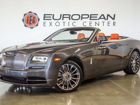Used 2018 Rolls-Royce Dawn RWD image 6