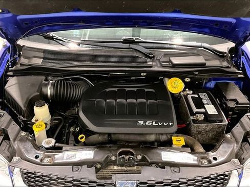 Used 2018 Dodge Grand Caravan SE w/ UConnect Hands-Free Group image 32