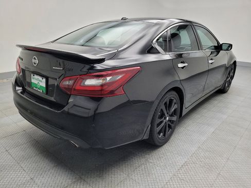 Used 2018 Nissan Altima 2.5 SR w/ SR Midnight Edition image 9