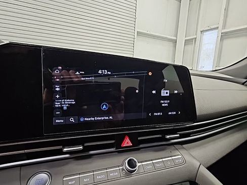 Used 2023 Hyundai Elantra SEL w/ Convenience Package image 16