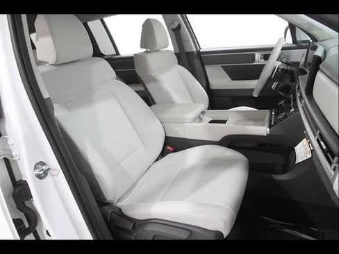 Certified 2026 Hyundai Santa Fe SE AWD/4WD image 17