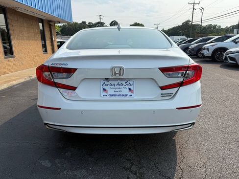 Used 2020 Honda Accord Touring image 6