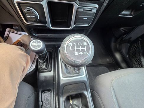 Used 2021 Jeep Gladiator Sport w/ Trailer Tow Package AWD/4WD image 21