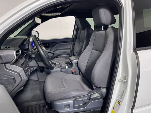 Used 2025 Toyota Tacoma SR image 12
