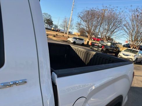 Used 2022 Toyota Tundra SR5 w/ Convenience Package RWD image 12