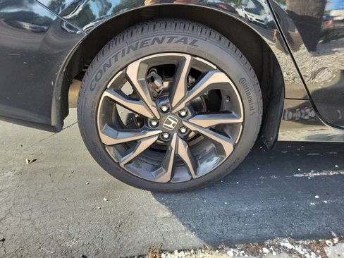Used 2020 Honda Civic Sport image 11
