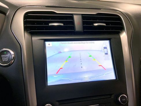 Used 2017 Ford Fusion SE w/ Equipment Group 201A image 26