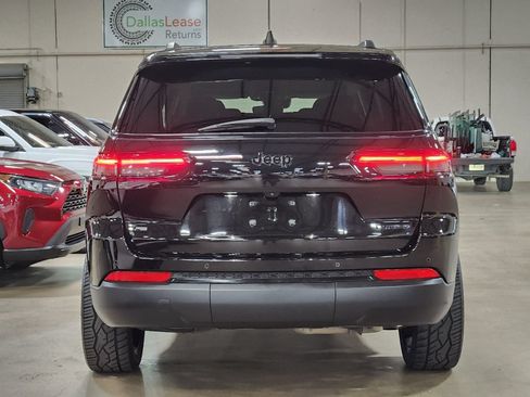 Used 2023 Jeep Grand Cherokee L Limited w/ Black Appearance Package RWD image 10