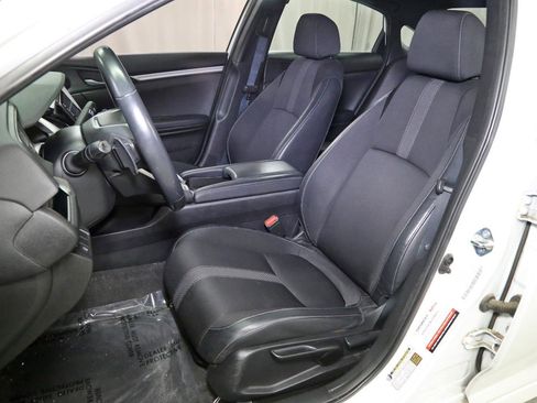 Used 2020 Honda Civic Sport image 2