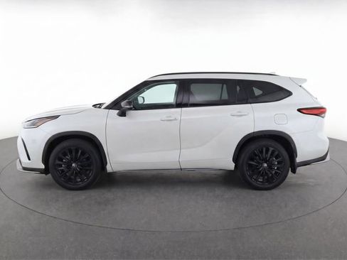 Used 2024 Toyota Highlander XSE FWD image 6