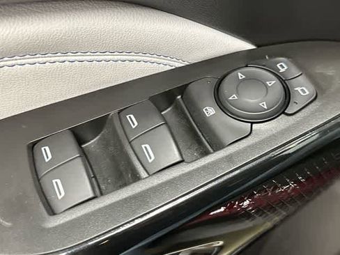 Used 2025 Chevrolet Trax LT FWD image 20