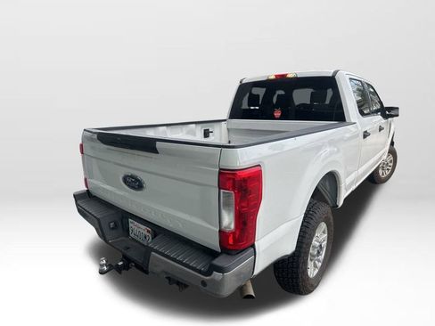 Used 2018 Ford F250 XLT w/ XLT Value Package image 9