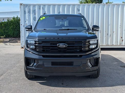 Certified 2025 Ford Expedition Max Platinum w/ Stealth Appearance Package AWD/4WD image 8
