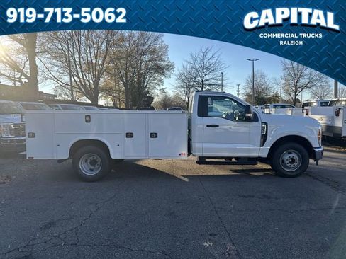 New 2025 Ford F350 XL w/ XL Chrome Package image 9