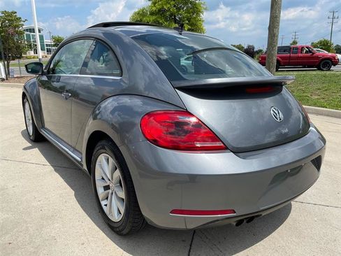 Used 2013 Volkswagen Beetle TDI FWD image 5