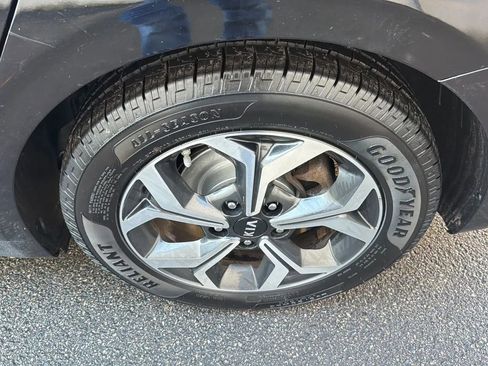 Used 2019 Kia Forte LXS image 9