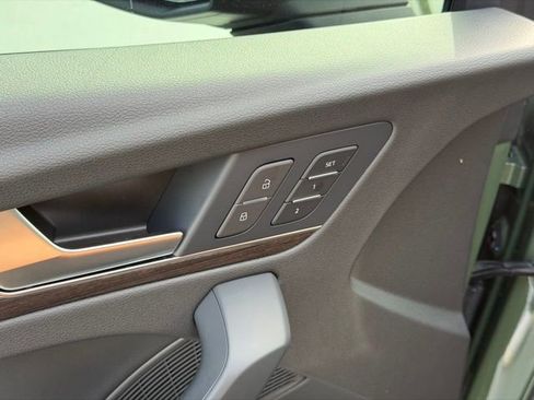 Used 2024 Audi Q5 e Premium Plus w/ Premium Plus Package image 21