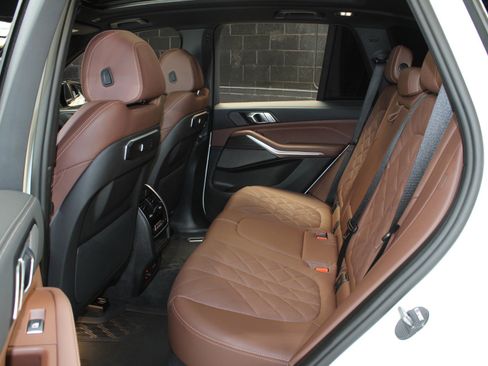 Used 2025 BMW X5 xDrive40i w/ M Sport Package image 40