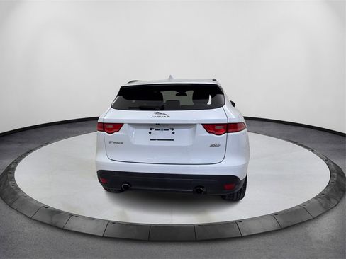 Used 2018 Jaguar F-PACE Prestige image 6