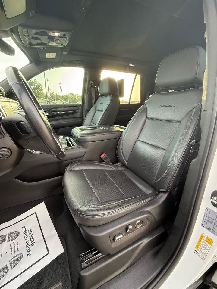 Used 2021 GMC Yukon Denali w/ Denali Premium Package AWD/4WD image 11