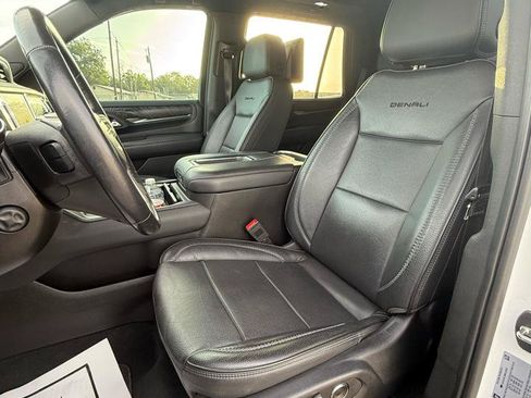 Used 2021 GMC Yukon Denali w/ Denali Premium Package AWD/4WD image 11