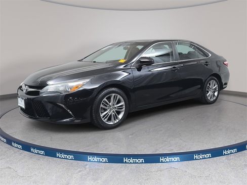 Used 2015 Toyota Camry SE image 1