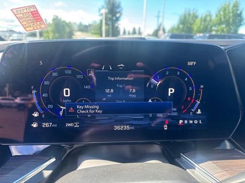 Used 2025 Chevrolet Suburban Z71 AWD/4WD image 25