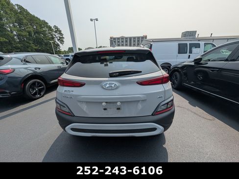 Used 2023 Hyundai Kona SEL AWD/4WD image 3