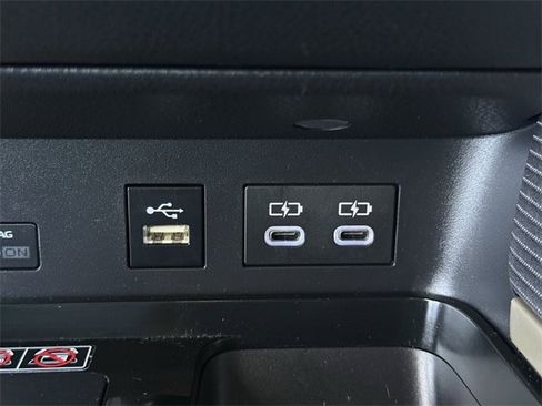 Used 2025 Toyota Camry SE image 23