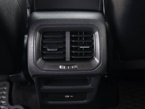 Used 2022 Volkswagen Taos SE FWD image 15