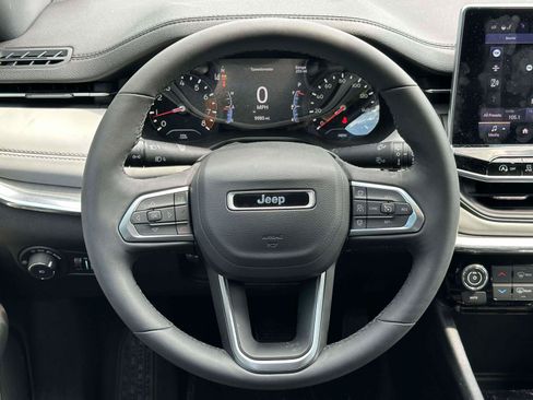 Used 2024 Jeep Compass Limited AWD/4WD image 12