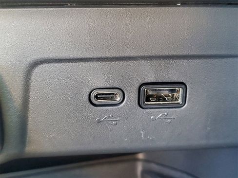 Used 2025 Chevrolet Trax ACTIV w/ Sunroof Package image 26