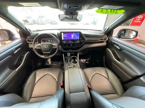 Certified 2023 Toyota Highlander XSE AWD/4WD image 8