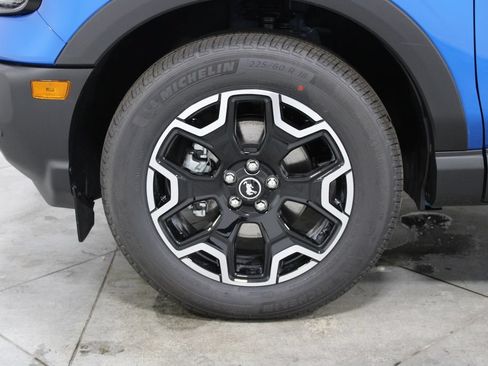 New 2026 Ford Bronco Sport Outer Banks w/ Outer Banks Tech Package+ AWD/4WD image 17