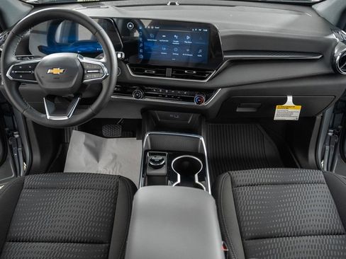 New 2026 Chevrolet Equinox LT w/ Safety and Technology Package FWD image 18
