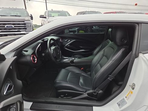 Used 2021 Chevrolet Camaro LT RWD image 9