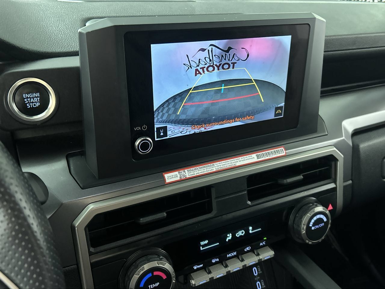 Used 2025 Toyota 4Runner SR5 AWD/4WD image 18