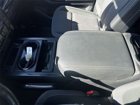 Used 2023 Nissan Titan SV w/ SV Convenience Package image 20