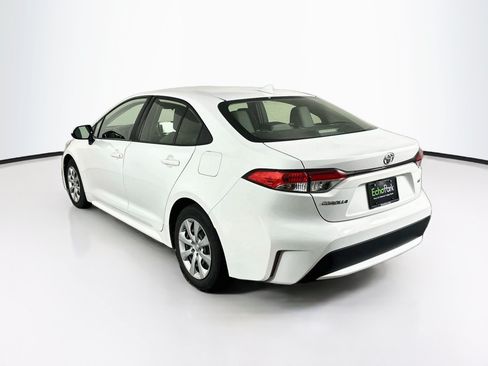 Used 2022 Toyota Corolla LE FWD image 5