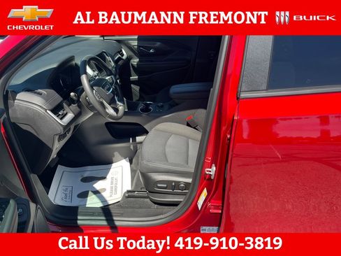 Used 2023 GMC Terrain SLE w/ Driver Convenience Package FWD image 9