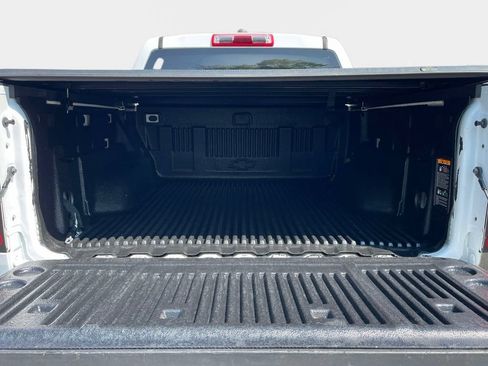 Used 2022 Chevrolet Colorado W/T w/ WT Convenience Package RWD image 9