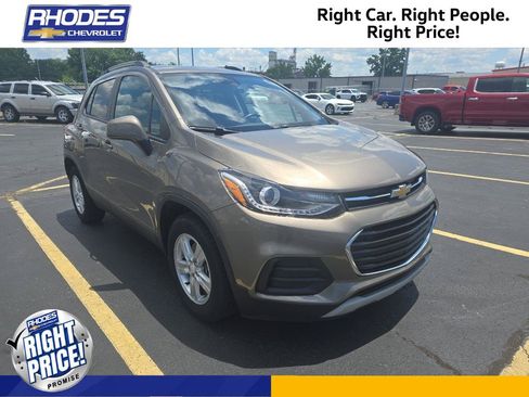 Certified 2021 Chevrolet Trax LT w/ LT Convenience Package FWD image 1
