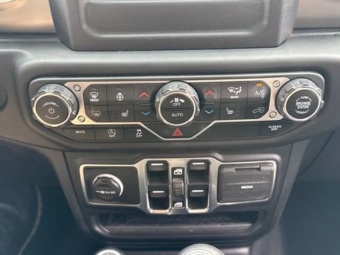 Used 2021 Jeep Wrangler Unlimited Sport AWD/4WD image 30