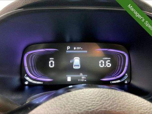 Used 2025 Kia Soul LX w/ LX Technology Package FWD image 26