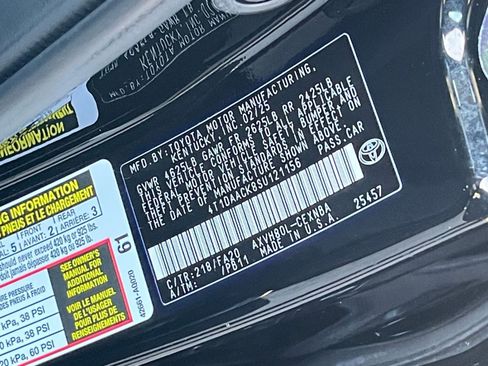 Used 2025 Toyota Camry LE image 28